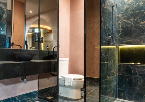 Exótica com Jacuzzi