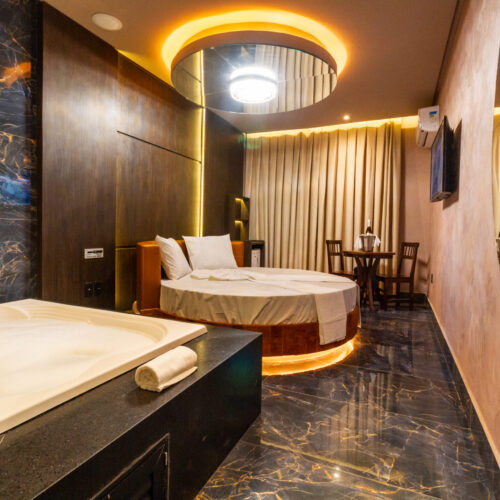 Exótica com Jacuzzi