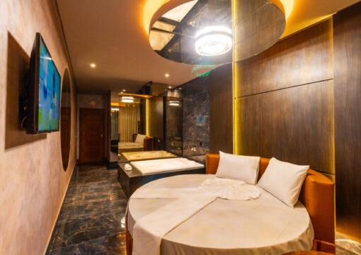 Exótica com Jacuzzi